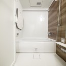 淡い木目のナチュラルテイストの写真 バスルーム