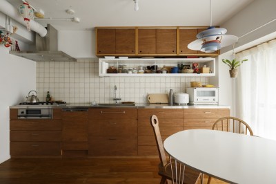 キッチン (塩梅-実現できる？50平米のコンパクトな家で家族それぞれのマイスペース)
