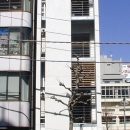 古川ビル / オーナー住戸付き事務所ビルの写真 外観（ルーバーオープン）