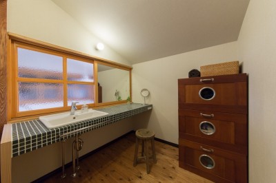 タイル貼り洗面台 (古民家リノベーション～土間と薪ストーブのある家～)