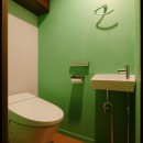 N様邸＿2人で塗った壁のアクセントカラーの写真 トイレ