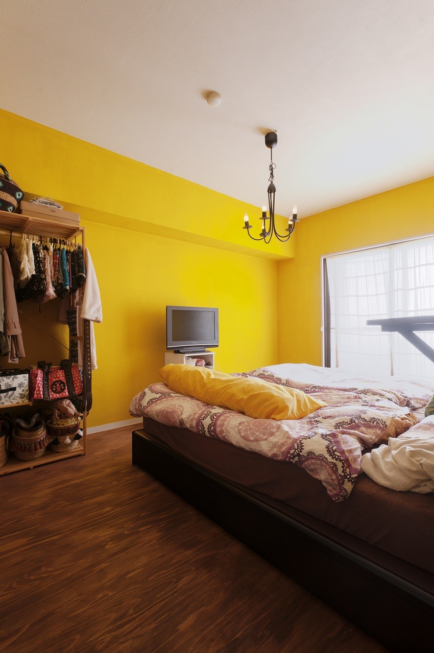 ベッドルーム事例：寝室（CAFEで暮らす～色遊びを楽しむ家～）