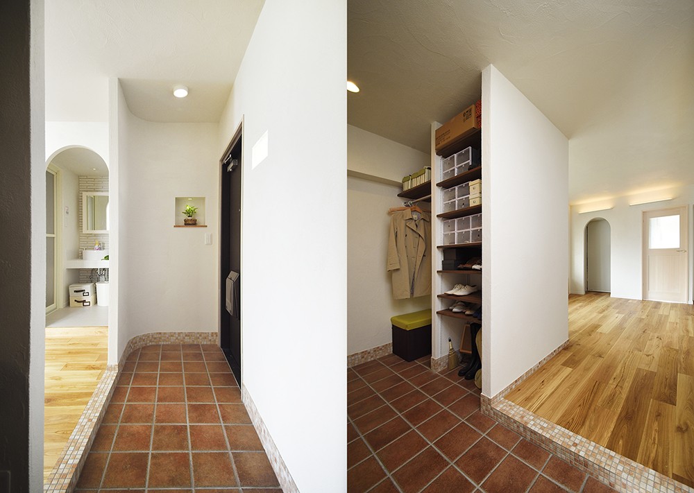 玄関事例：ゆとりのスペースを確保した玄関（デザイン＋自然素材　こだわりの住まい）