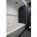 インダストリアル×ナチュラルの調和がとれた広々空間への写真 浴室
