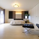 夫婦で愉しむシンプルラグジュアリー空間の写真 安息の主寝室
