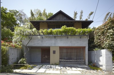 北鎌倉の家～伝統美と遊び心が融合する家 (外観)