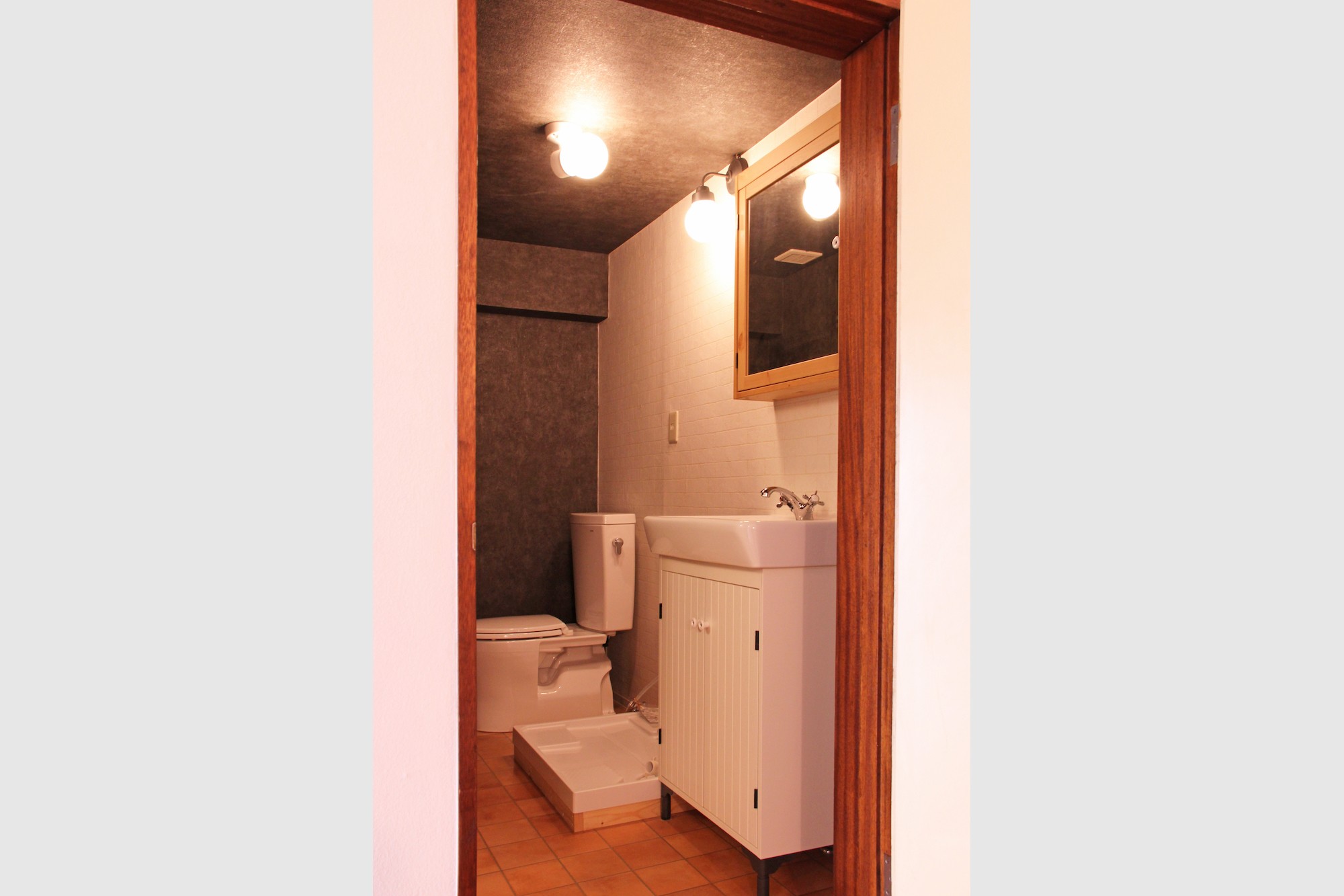 1枚目 バス トイレ 洗面所 松戸の家２ 無垢な賃貸 バス トイレ事例 Suvaco スバコ