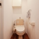 A様邸＿自然素材にこだわったシンプルハウスの写真 トイレ