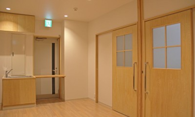 松戸の診療所(無垢な診療所) (診療室)