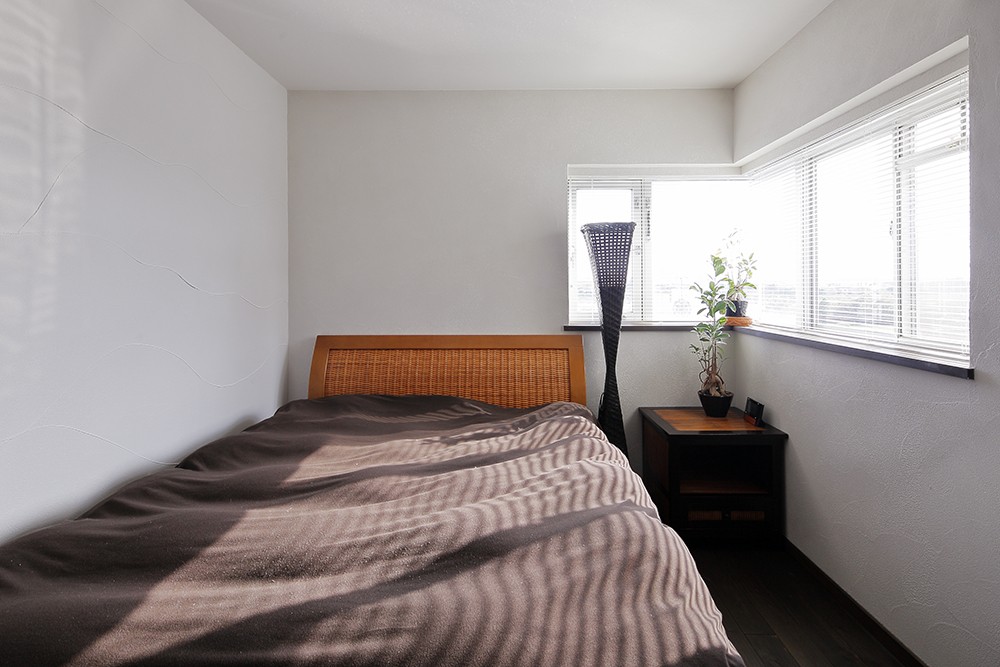 ベッドルーム事例：すっきりシンプルな寝室（癒しのアジアンリゾートの住まい）