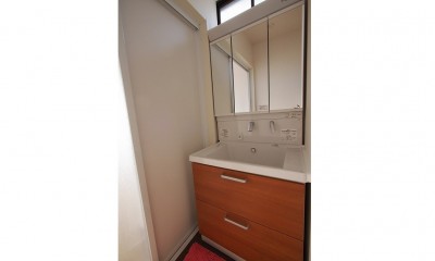 住みやすさ改善！ご年配でも住みやすい和室を活かすリノベーション (洗面化粧台)