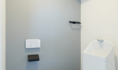 眺望との開放感を意識したリノベーション (トイレ)