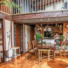 ヴィンテージ家具と植物と木とテグラがつくりだす空間　東琵琶湖の家-DK
