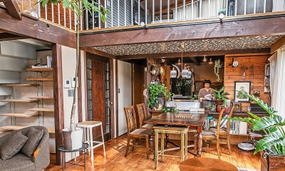 DK｜ヴィンテージ家具と植物と木とテグラがつくりだす空間　東琵琶湖の家