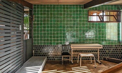 ヴィンテージ家具と植物と木とテグラがつくりだす空間　東琵琶湖の家 (子供部屋)