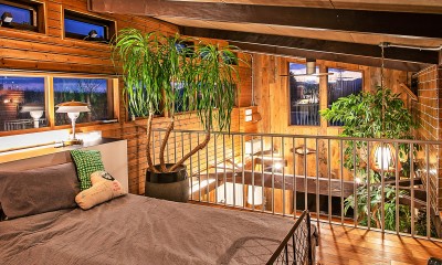 ヴィンテージ家具と植物と木とテグラがつくりだす空間　東琵琶湖の家 (寝室)
