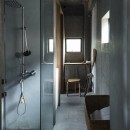 グラデーショナルにつながる暮らしをつくる（狛江の住宅）の写真 浴室