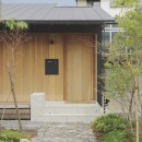 京ケ峰の家〜深い軒に守られた趣のある家〜の写真 アプローチ