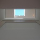 湯島の家の写真 ２階廊下見上げ→３階ガラス床→トップライト