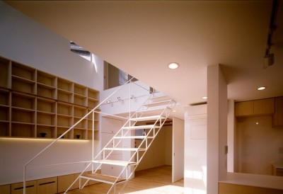 リビング内のトラス階段 (竹間沢の家)