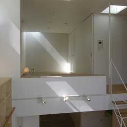 竹間沢の家 (リビングより２階和室を見る。)