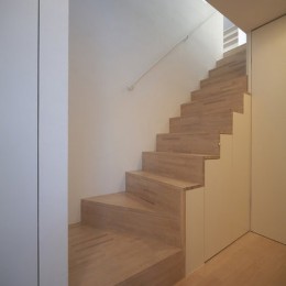 昭島の家 (階段)