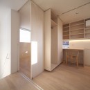 昭島の家の写真 ３階子供室２。子供室１と２の間の収納棚と間仕切りは取り外し＆移動可能。