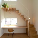 借景の家の写真 ロフトへの階段。集成材片持ちの階段。