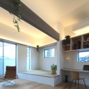 東新小岩の家の写真 ３階畳コーナー＆ワークスペース。燃代設計で木顕しの梁そのものが照明器具。