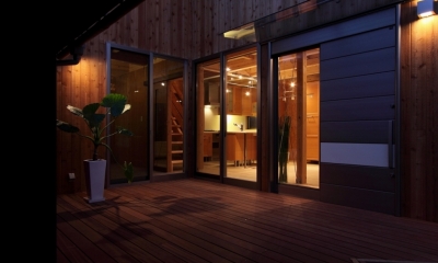 緑豊かな敷地環境を継承する木造スケルトンハウス (夜景２)