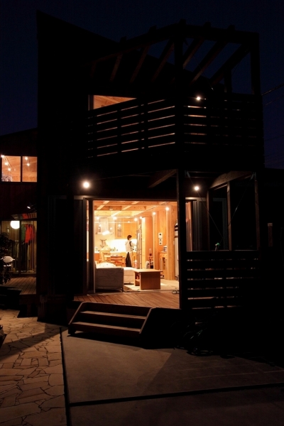 夜景１ (緑豊かな敷地環境を継承する木造スケルトンハウス)