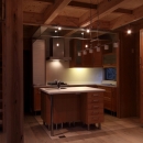緑豊かな敷地環境を継承する木造スケルトンハウスの写真 キッチン