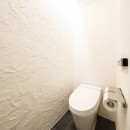 S邸-「ホームパーティーがしたい！」を実現した、人が集まるLDKの家の写真 トイレ