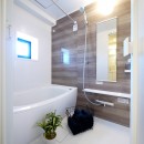 メープル柄のナチュラルな住まいの写真 バスルーム