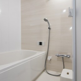築60年超、静かな環境にゆったりとした時間が流れる都心のヴィンテージマンション (浴室)