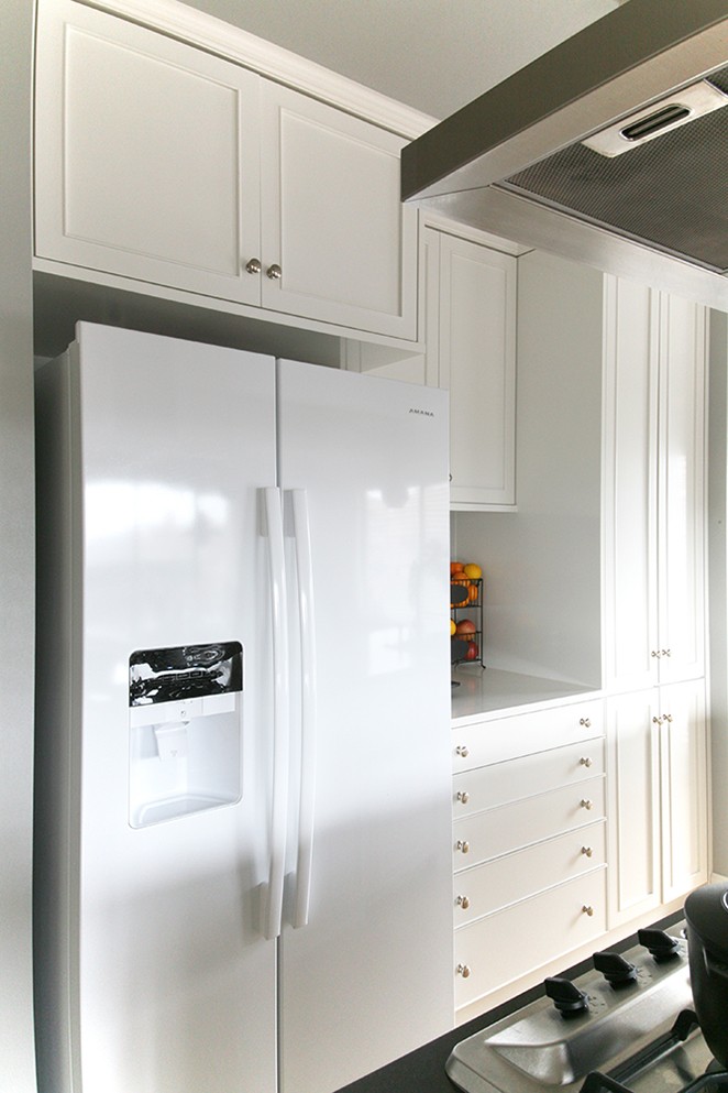 キッチン事例：海外の大型冷蔵庫と大容量収納（H邸）