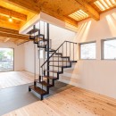 建売住宅の面影を消した住まい｜木造住宅リノベーションの写真 梁見せ天井
