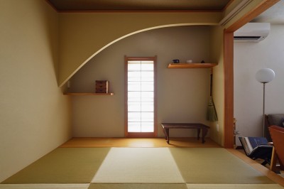 垂れ壁のあるモダンな和室 (横浜市S様邸 ～無垢と漆喰～)