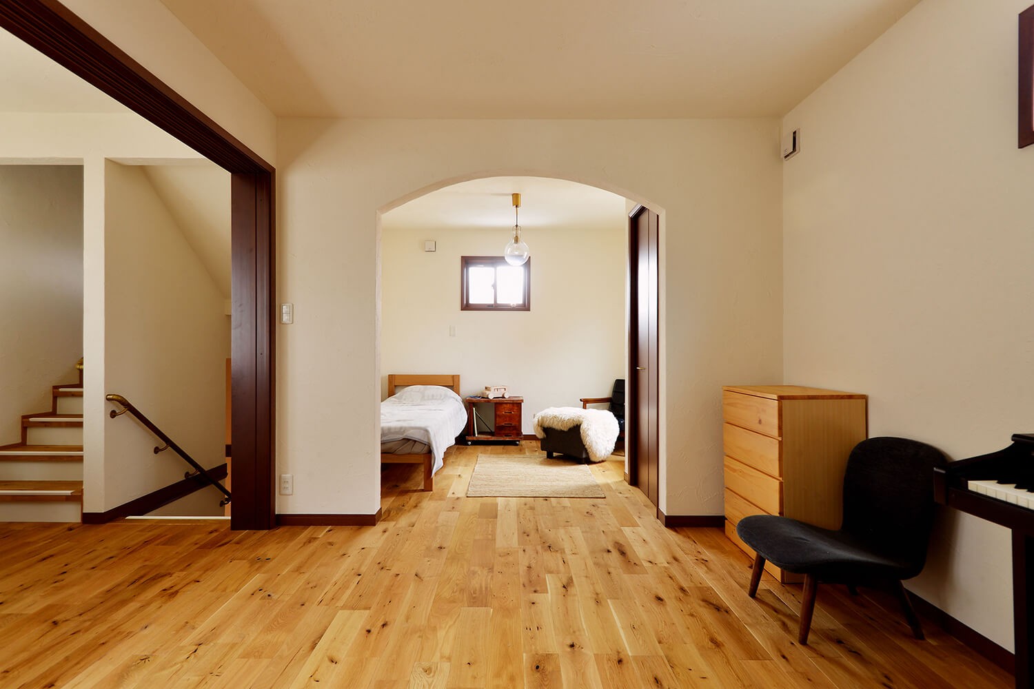 ベッドルーム事例：2F寝室（横浜市S様邸 ～無垢と漆喰～）