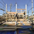 名古屋の石場建て（工事中）の写真 棟持ち柱