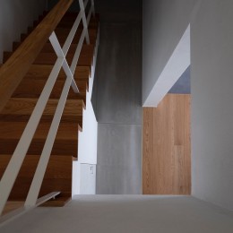 矢野口の家 (階段)