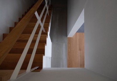 階段 (矢野口の家)