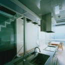 ガラス階段の家～透明ガラス階段が家中に光をとどける家～の写真 ２階　キッチン