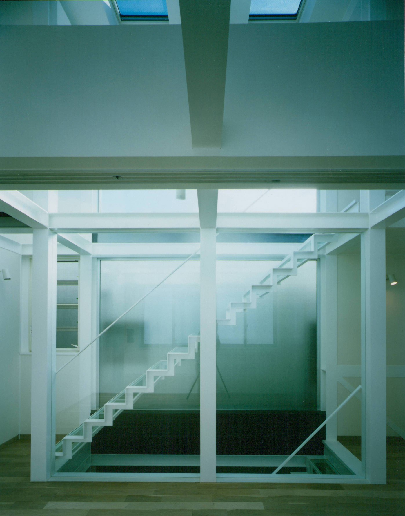 書斎事例：３階　アトリエ（ガラス階段の家～透明ガラス階段が家中に光をとどける家～）
