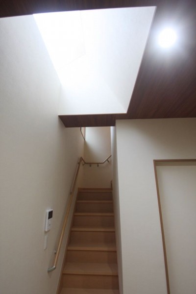 階段 (大阪市住吉区遠里小野Y邸〜既存住宅の建て替え 木造２階建て)
