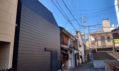 大阪市旭区F邸〜やさしい自然光で暮らたい . ２つのテラスのある都市型住宅 (外観)