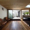 立体的な外部空間のある家　「山坂の家」の写真 リビング・テラス