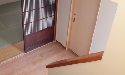 戸建リノベーション『SOHOと書庫のある家』 (階段)