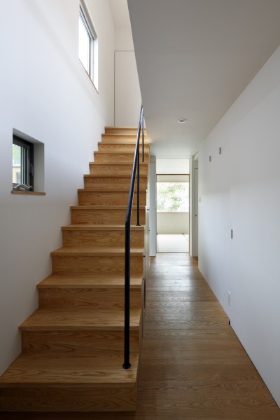 階段 (高台に建つコートハウス「花屋敷の住居」)