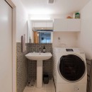 ルーム江原町～外の部屋を中につくったリノベーション～の写真 洗面室